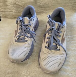 Brooks Adrenaline GTS 22